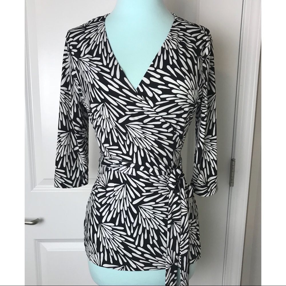 Banana Republic: 3/4 sleeve wrap top